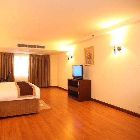 Furama Chiang Mai Hotel Exterior photo