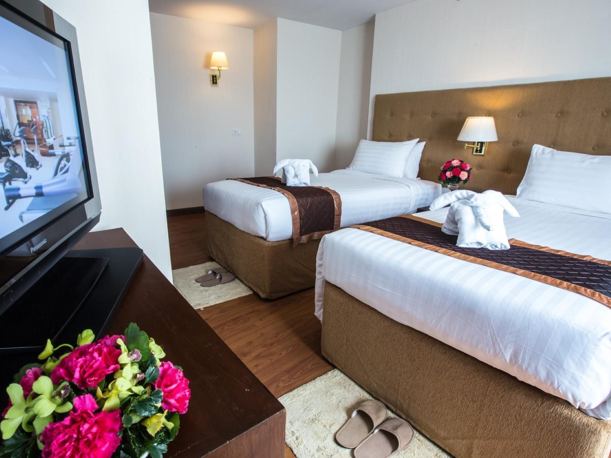 Furama Chiang Mai Hotel Exterior photo