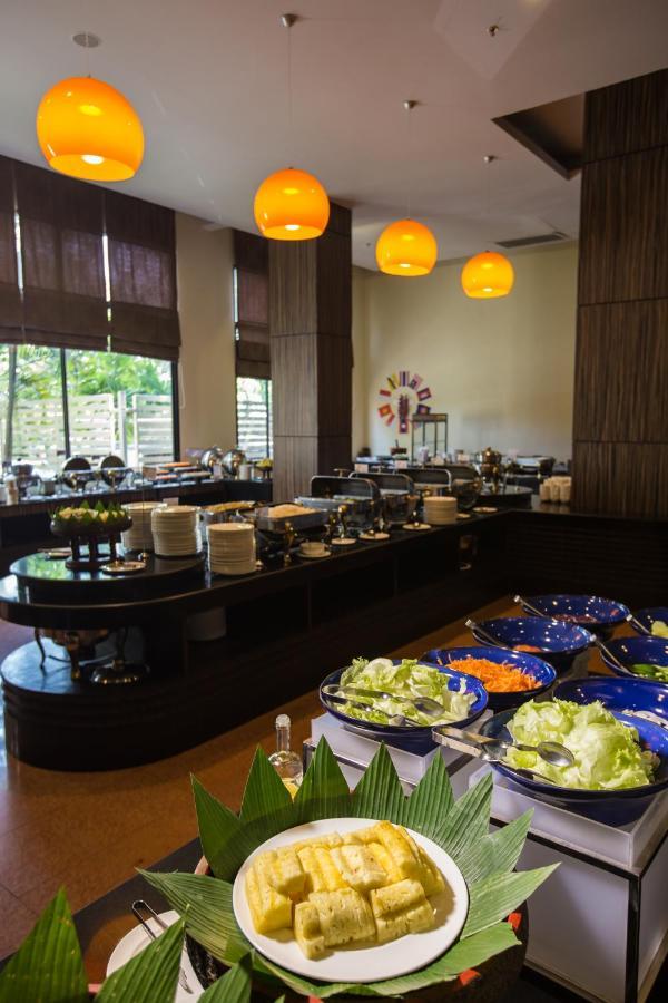 Furama Chiang Mai Hotel Exterior photo