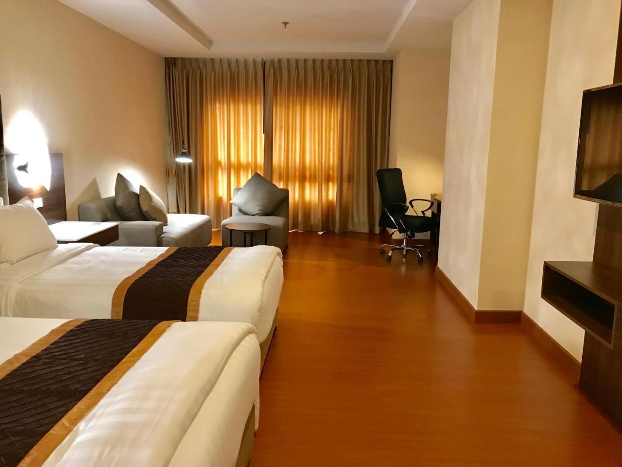 Furama Chiang Mai Hotel Exterior photo